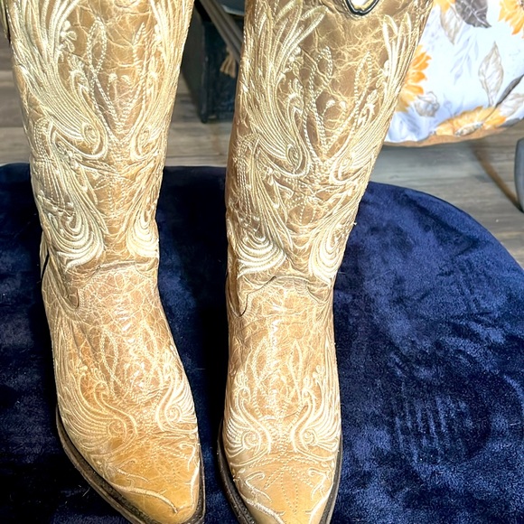 Corral Shoes - Corral cowboy boots , ladies size 8
